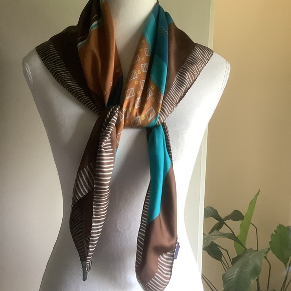 Eximious of London 34” Square Block Print Scarf Made in Italy - Picture 9 of 13